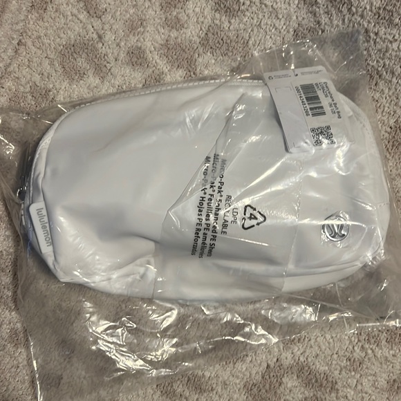 lululemon athletica Handbags - Lululemon belt bag everywhere belt bag